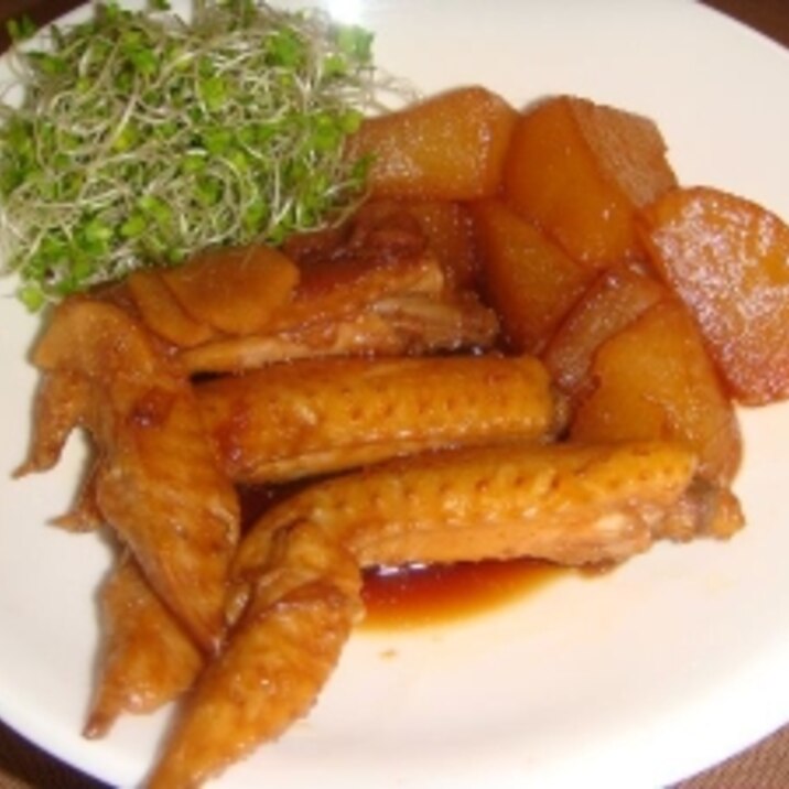 コラーゲンたっぷり鶏の手羽先と大根の梅煮